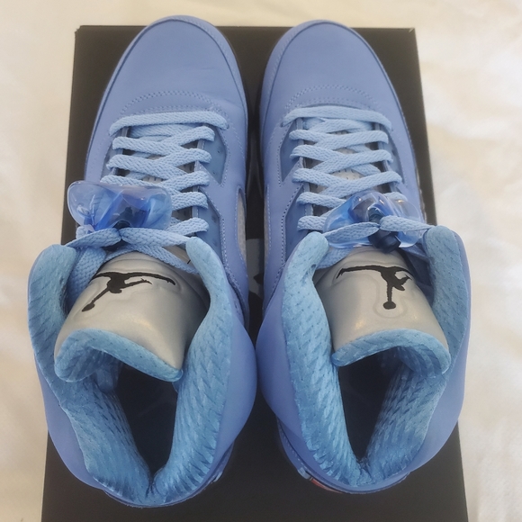 Size 12 - Jordan 5 University Blue. Deadstock DV1310-401